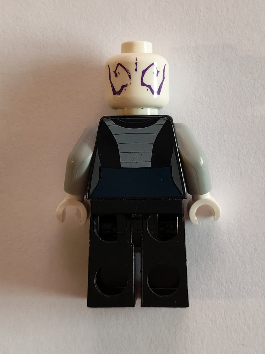 LEGO Star Wars: Asajj Ventress – Black Torso Minifigure sw0318 (Used / Good)