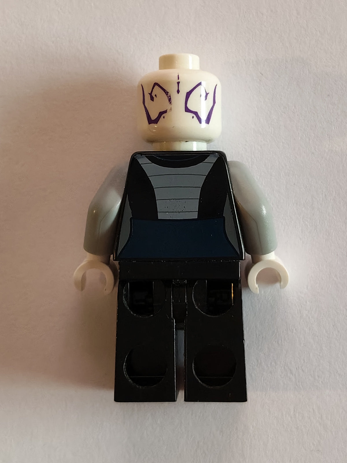 LEGO Star Wars: Asajj Ventress – Black Torso Minifigure sw0318 (Used / Good)
