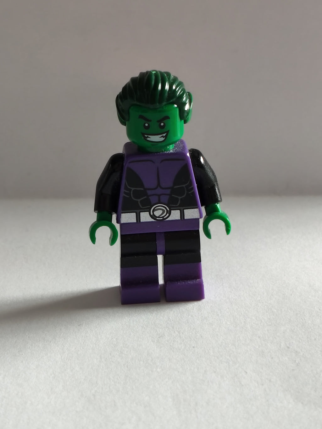 LEGO DC Comics Super Heroes: Beast Boy Minifigure sh198 (Used / Excellent)