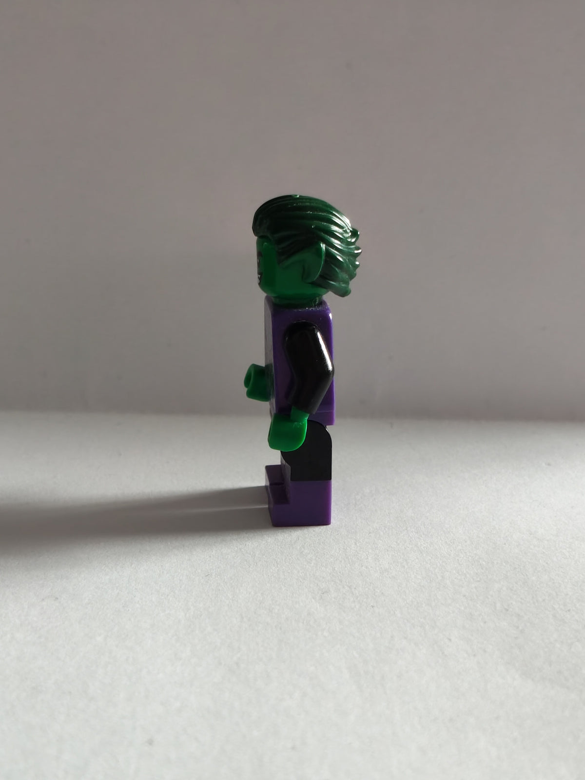 LEGO DC Comics Super Heroes: Beast Boy Minifigure sh198 (Used / Excellent)