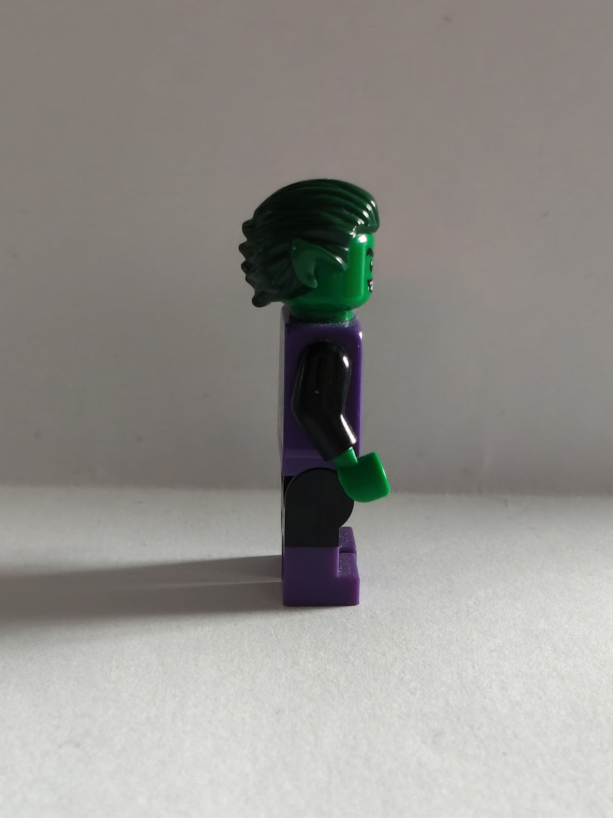LEGO DC Comics Super Heroes: Beast Boy Minifigure sh198 (Used / Excellent)