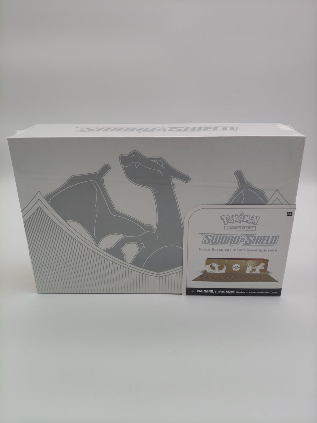 Pokémon TCG: Sword &amp; Shield – Charizard Ultra-Premium Collection Box (New / Sealed - Near Mint)