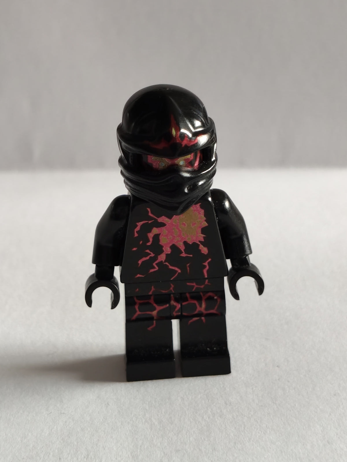 LEGO Ninjago: NRG Cole Minifigure njo057 (Used / Poor to Fair - Cracked Arm)