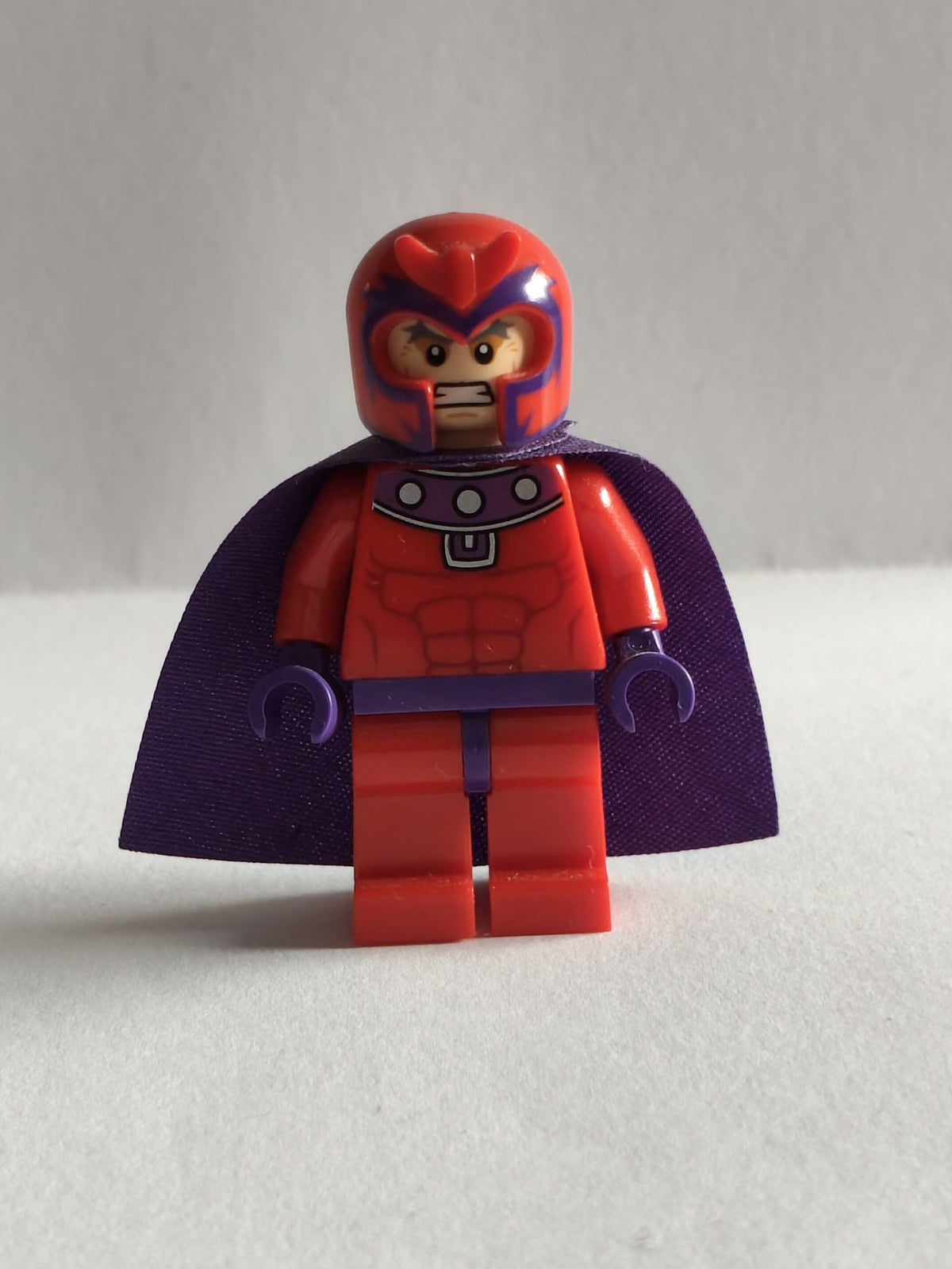 LEGO Marvel Super Heroes: Magneto Minifigure sh031 (Used / Near Mint - Flawless)