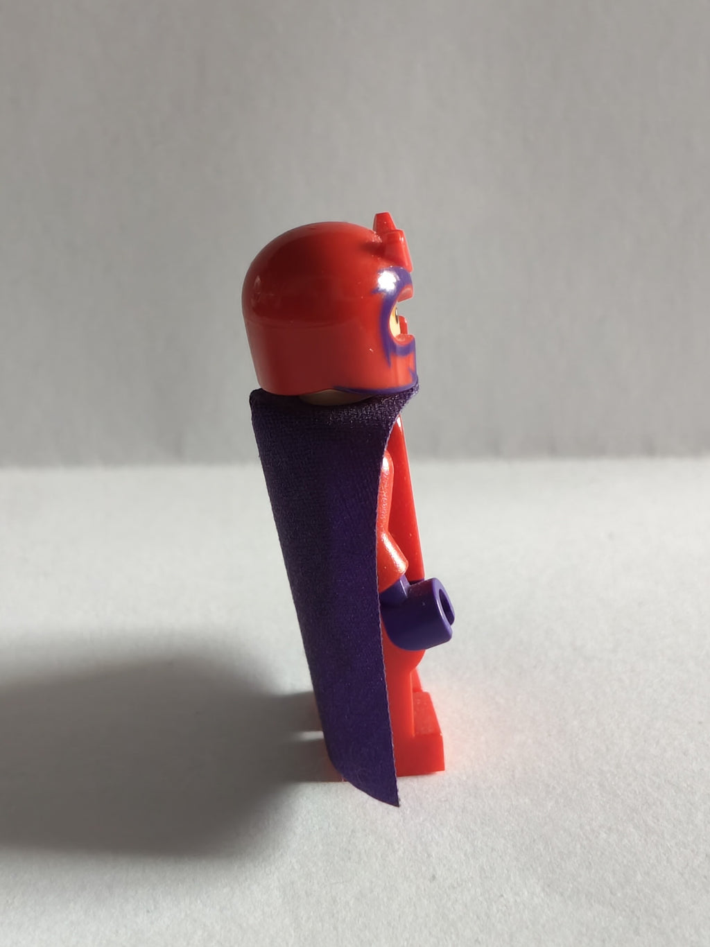 LEGO Marvel Super Heroes: Magneto Minifigure sh031 (Used / Near Mint - Flawless)