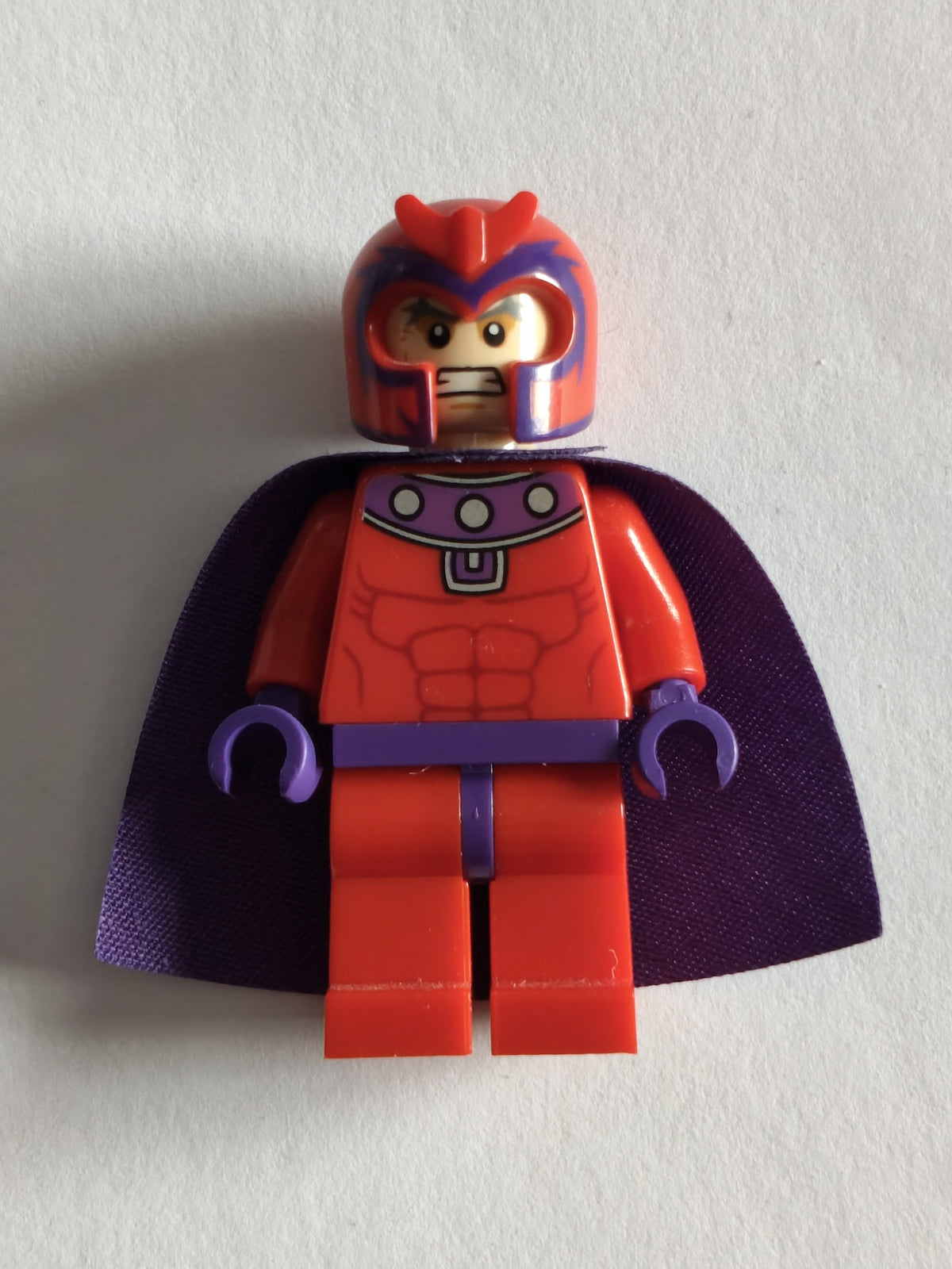 LEGO Marvel Super Heroes: Magneto Minifigure sh031 (Used / Near Mint - Flawless)