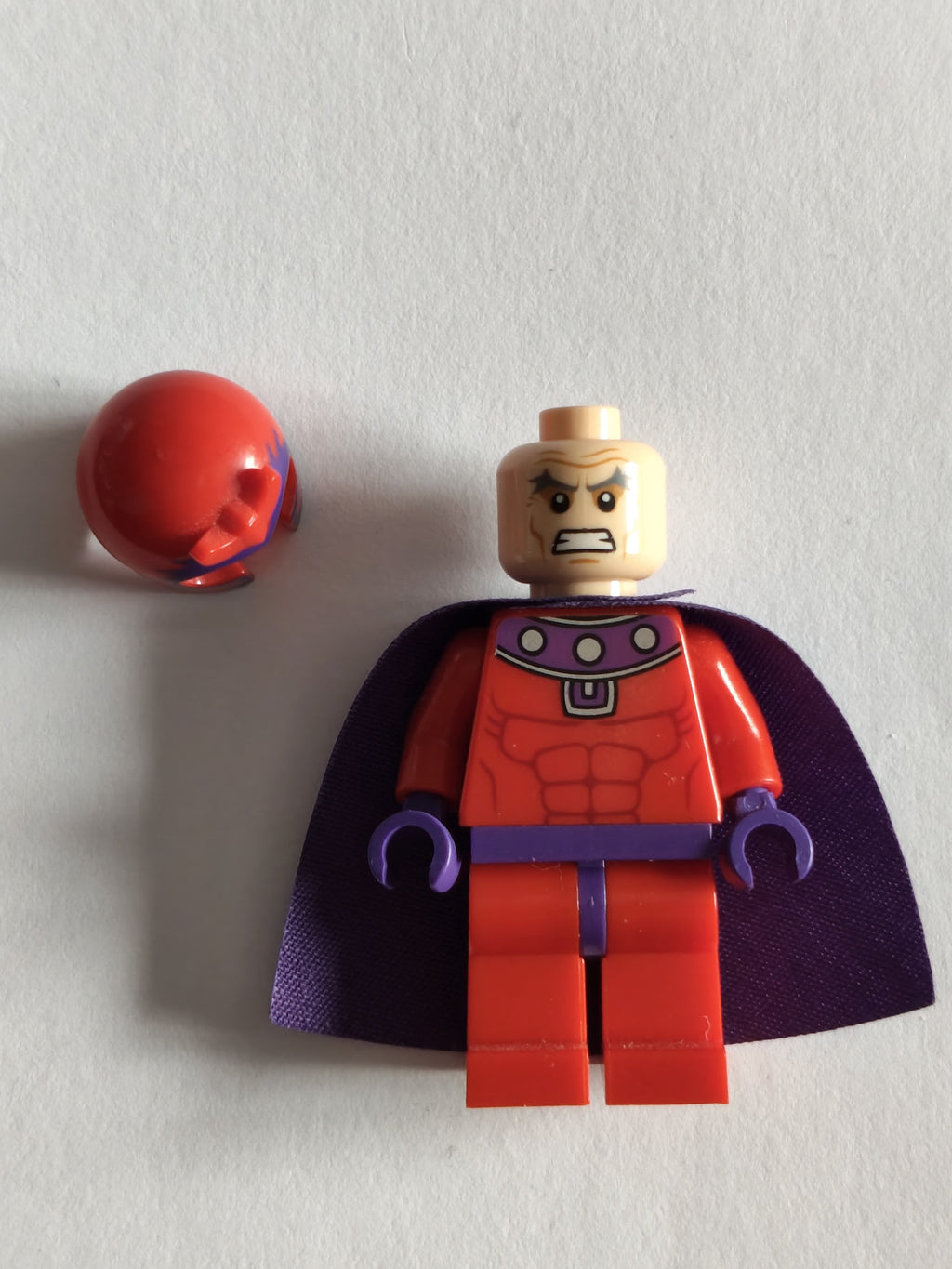 LEGO Marvel Super Heroes: Magneto Minifigure sh031 (Used / Near Mint - Flawless)