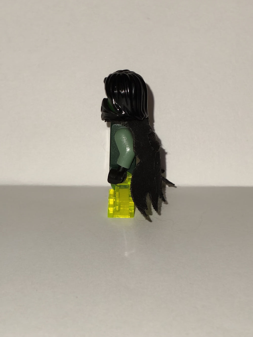 LEGO Ninjago: Morro (Possession, Tattered Cape) Minifigure njo163 (Used / Excellent)