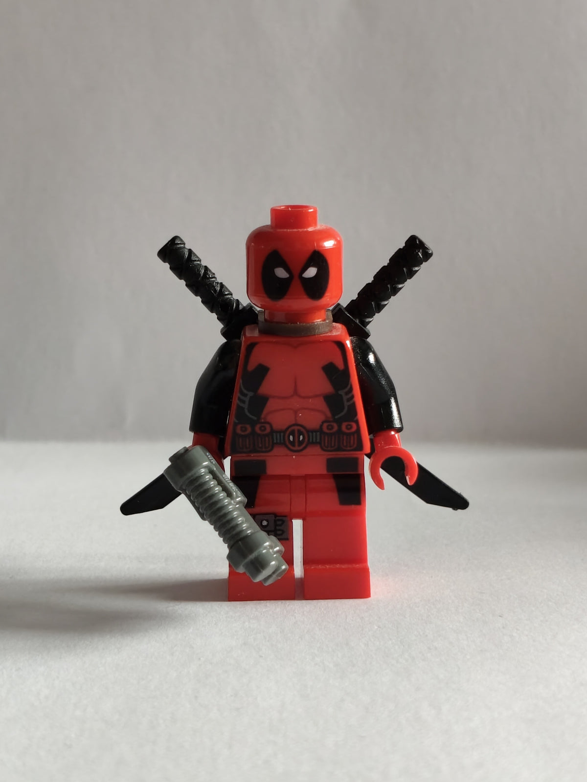 LEGO Marvel Super Heroes: Deadpool Minifigure sh032 (Used / Near Mint - Flawless)