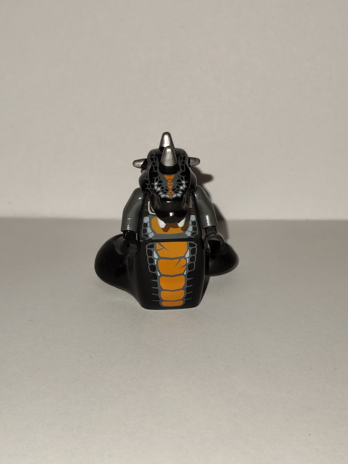 LEGO Ninjago: Skalidor – General Minifigure njo067 (Used / Excellent)