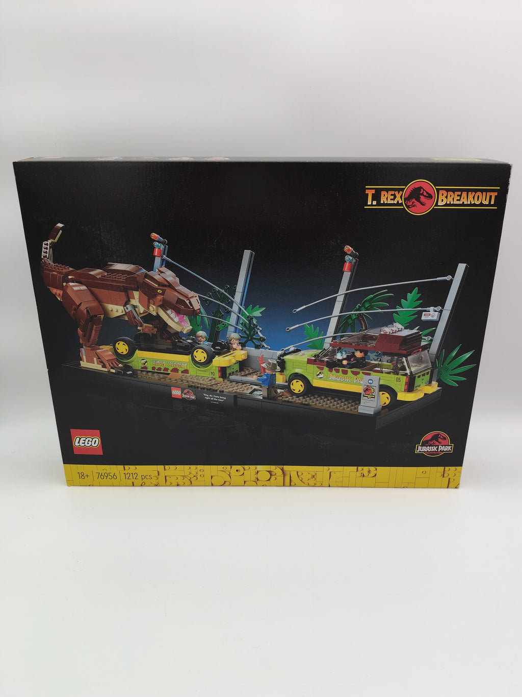 LEGO Jurassic Park: T. rexin pako 18+ Diorama Set 76956 (New / Sealed - Near Mint)