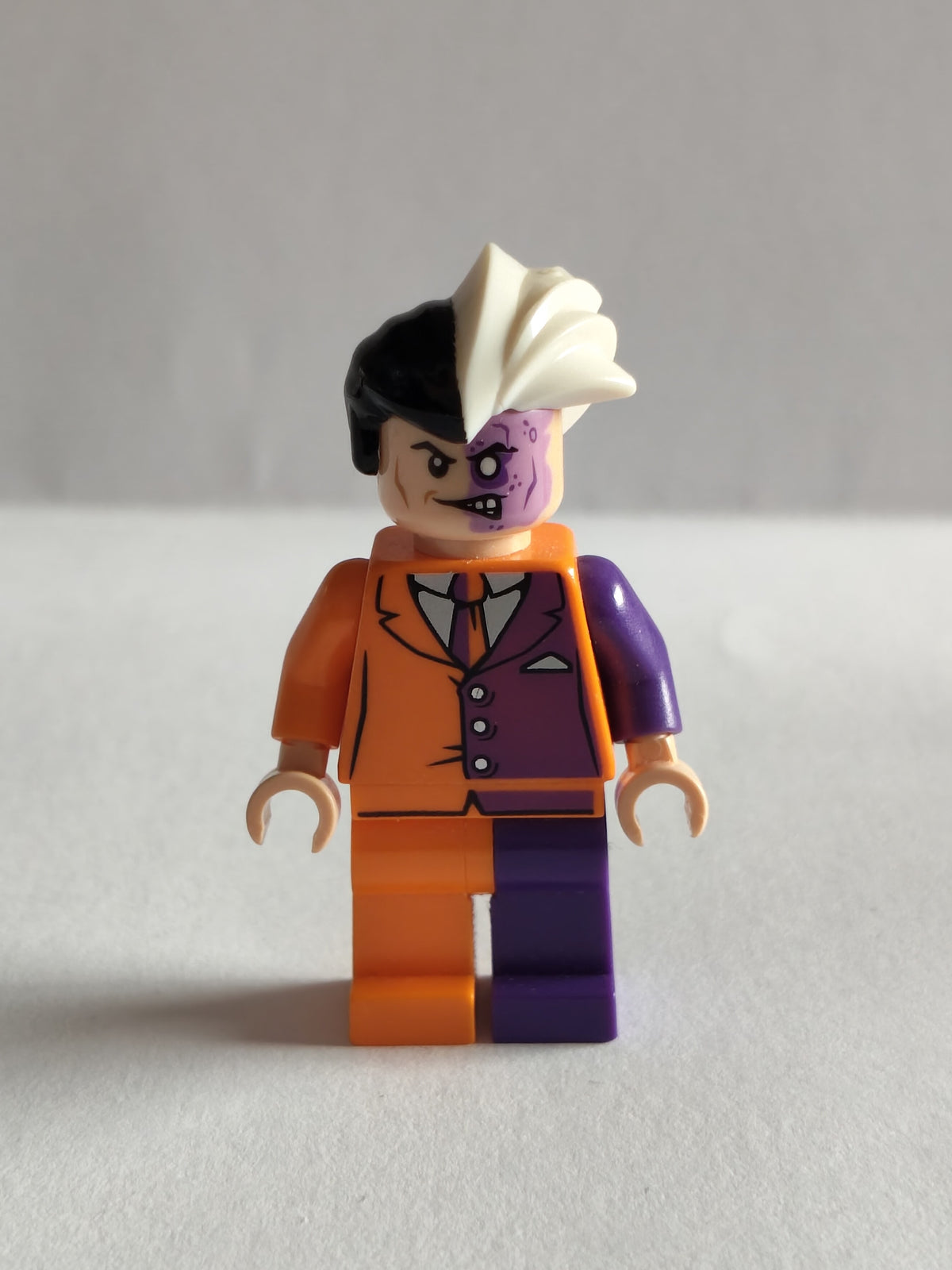LEGO DC Comics Super Heroes: Two-Face Minifigure sh007 (Used / Excellent)