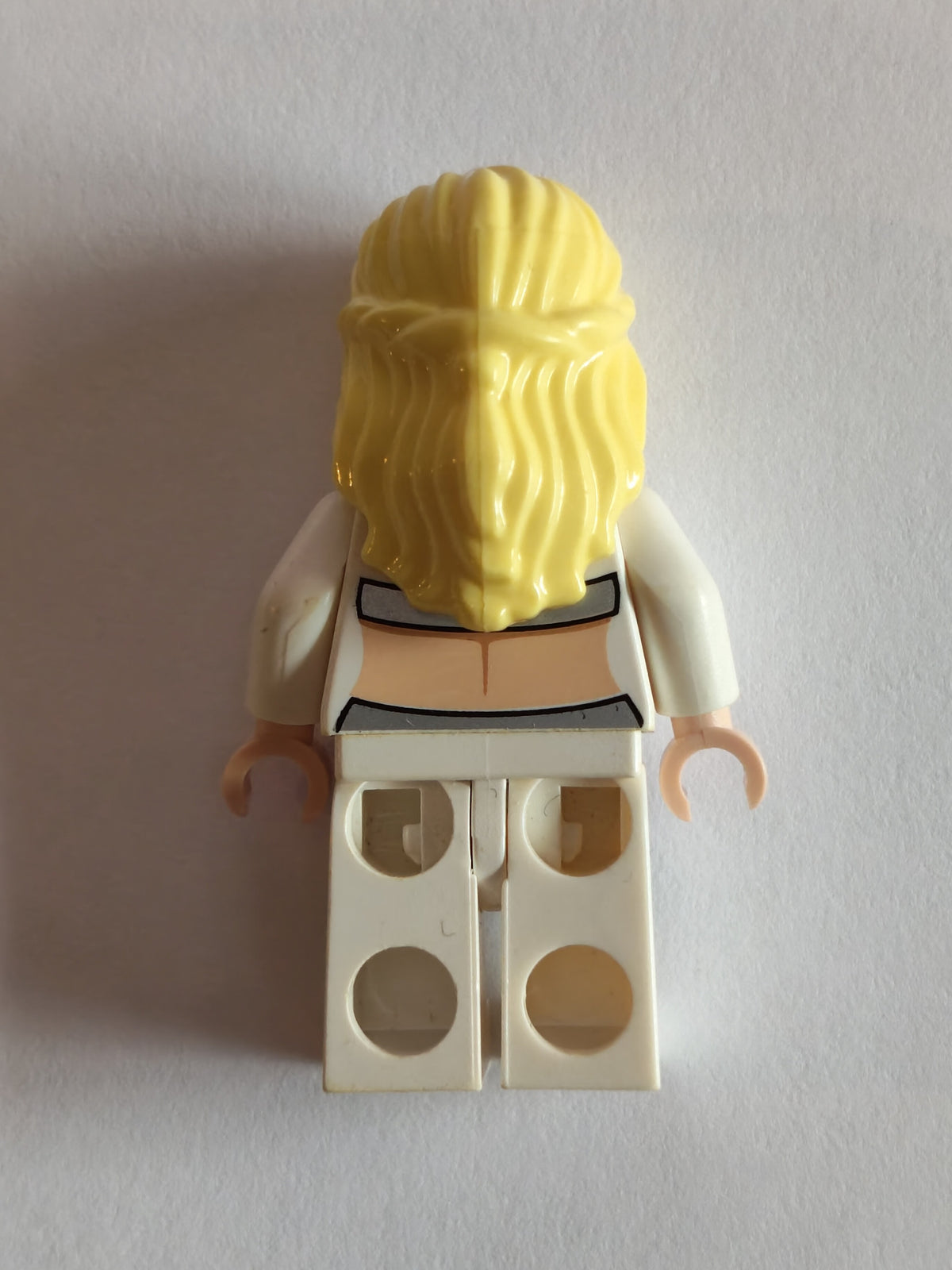 LEGO Indiana Jones: Willie Scott – Sacrificial Outfit Minifigure iaj032 (Used / Good)